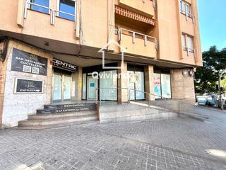 Lloguer Local Comercial  Francesc layret de. Local comercial situado en av. francesc macià de sabadell