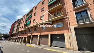 Pis  Angel guimera. Piso ocupado en ripollet