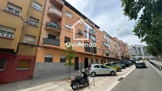 Pis  Tamarit. Piso ocupado en ripollet