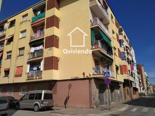 Pis  Congost. Piso ocupado en venta, canovelles