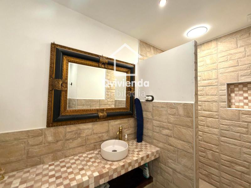 Foto ad22bd0c-2189-4a82-9b56-6b65775154a7. Casa adossada amb calefacció a Ca n'Aurell Terrassa