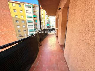 Pis  Constanti de. Piso de 3 habitaciones y 2 balcones en la concrida, sabadell
