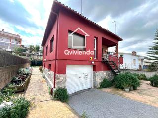 Appartement  Pais de gal.les,del. Chalet independiente de 3 hab con piscina en can parellada, terr