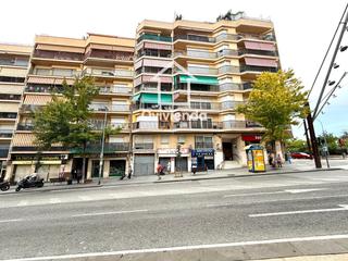 Aparcament cotxe a Barcelona 195. Plaza de parking amplia en venta  av. barcelona