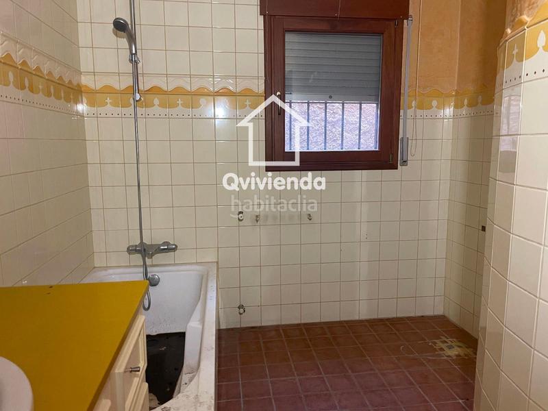 Foto 854ead1f-8039-49b1-85f4-642f8329b98e. Xalet amb calefacció piscina a Llinars del Vallès