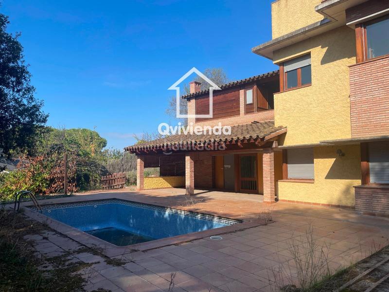 Foto dba91ed3-1f86-4c74-87ab-7eeed2b5abaa. Xalet amb calefacció piscina a Llinars del Vallès