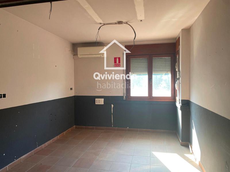 Foto e432d3f5-758a-4ff1-b7de-2a0cae211e6f. Xalet amb calefacció piscina a Llinars del Vallès