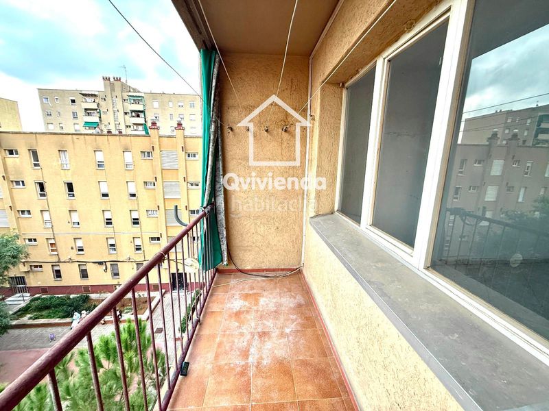 Foto 4b52f538-b87d-45fc-9f85-e40b2fbb149d. Àtic amb calefacció a Espronceda Sabadell