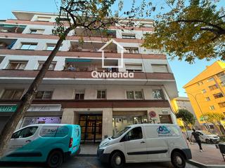 Flat  Consell de cent. Planta baja de 3 habitaciones en barberà del vallès, barcelona