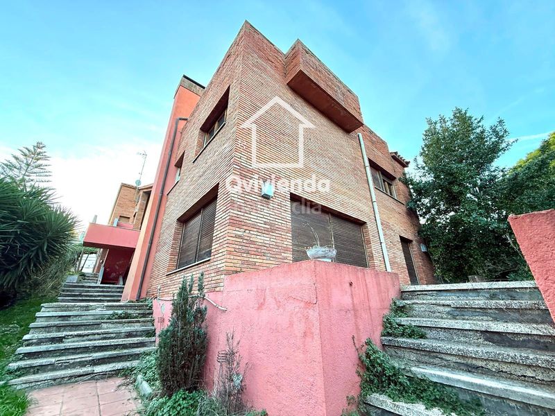Foto 0d307a6f-1b63-436b-9f3c-bac6338db784. Casa adossada amb calefacció a Bellaterra