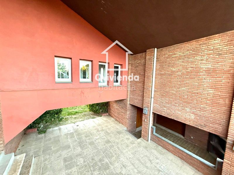 Foto 591b058b-032b-4978-99d3-86e33614425c. Casa adossada amb calefacció a Bellaterra