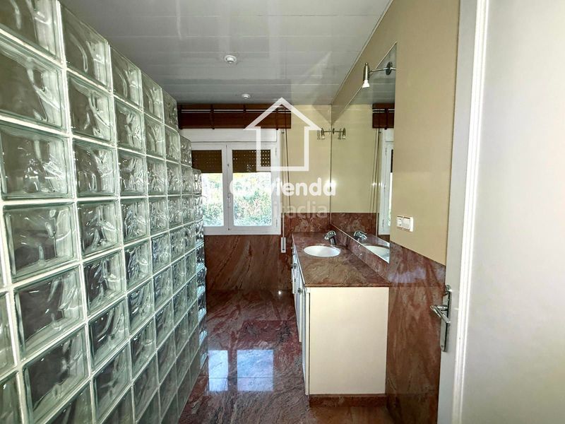 Foto ce7ce628-1d33-4a6c-8195-2646f7a1379f. Casa adossada amb calefacció a Bellaterra