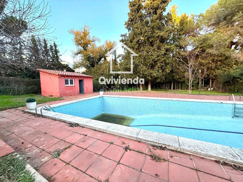 Foto f63b296f-8778-4150-ae61-8b43b027d0e6. Casa adossada amb calefacció a Bellaterra