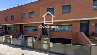 Casa adossada  Serret i argemi. En granollers