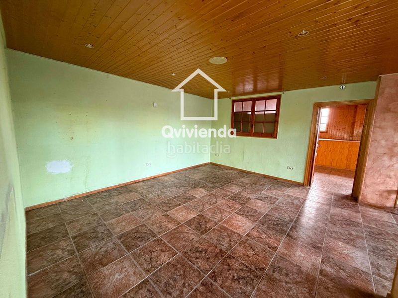 Foto fc28dcaf-5da7-4069-8cf0-d921da3492c2. Casa adossada amb aparcament a Vacarisses