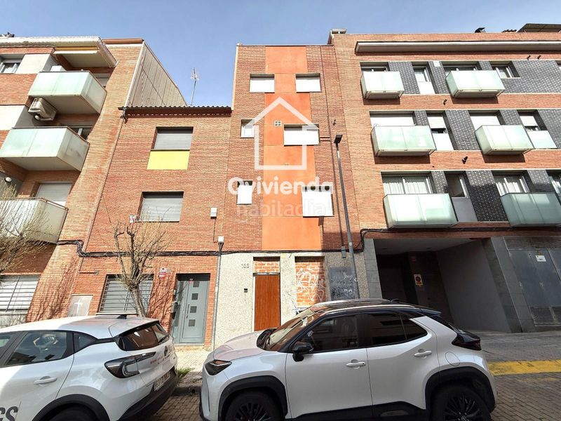 Foto 00b0e1c6-9d93-49a6-afce-f60065cc86a0. Edifici a Torrent d'en Pere Parres Terrassa