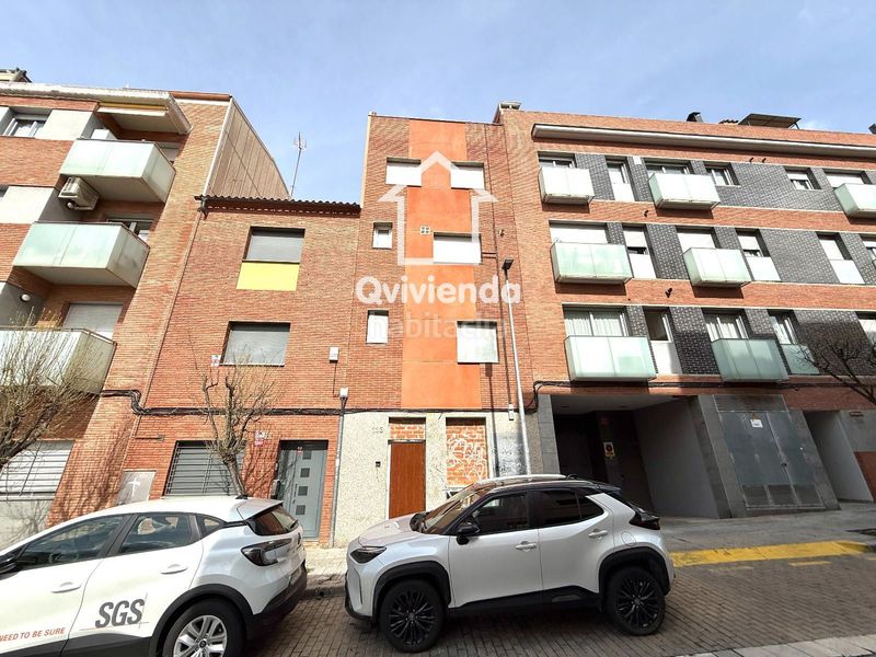 Foto 1414ba51-7d87-48e8-abd3-769f84feed6d. Edifici a Torrent d'en Pere Parres Terrassa