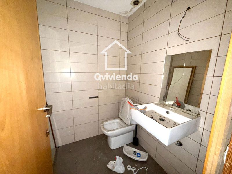 Foto ca2624c0-eeec-493c-a4c2-a16091c5d4ed. Edifici a Torrent d'en Pere Parres Terrassa