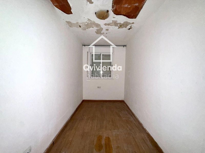 Foto ee93c3e6-acce-4c30-a9d0-5a048e48af1a. Edifici a Torrent d'en Pere Parres Terrassa