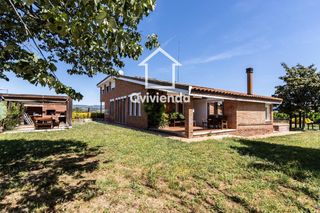 Chalet  Antic de caldes. En lliça damunt