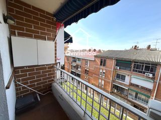 Pis  Aristotil d. Piso de 3 hab con balcón en venta en can rull, sabadell