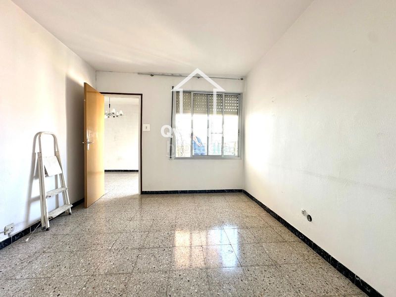 Foto 10f72f56-60a9-4675-b015-1956ff12475b. Penthouse with heating in Singuerlín Santa Coloma de Gramenet