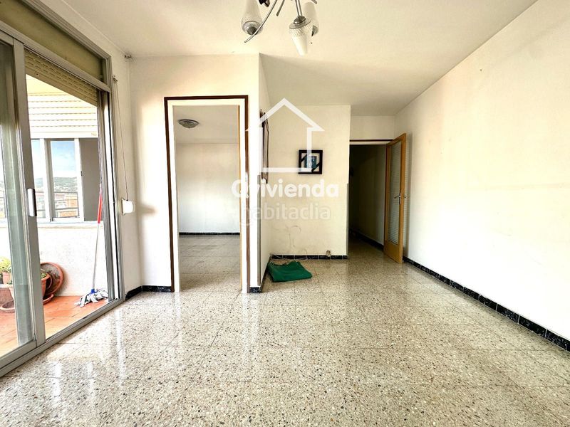 Foto 1c60738f-e703-4a3a-bb7a-5f349401621c. Penthouse with heating in Singuerlín Santa Coloma de Gramenet