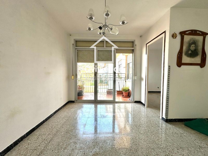 Foto 208d8b0f-7ea7-46df-9f89-268430940e76. Penthouse with heating in Singuerlín Santa Coloma de Gramenet