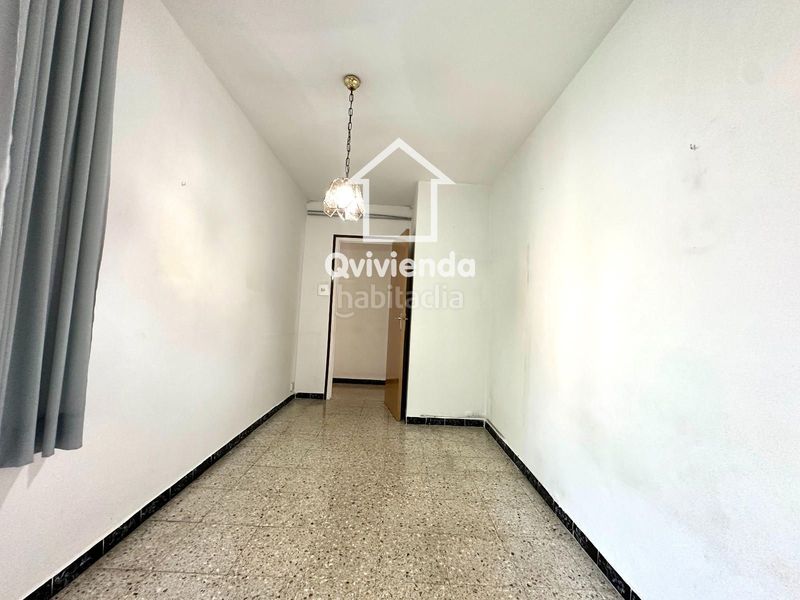 Foto 2168c1a9-44f6-4838-b3bc-7f142cd1bb62. Penthouse with heating in Singuerlín Santa Coloma de Gramenet