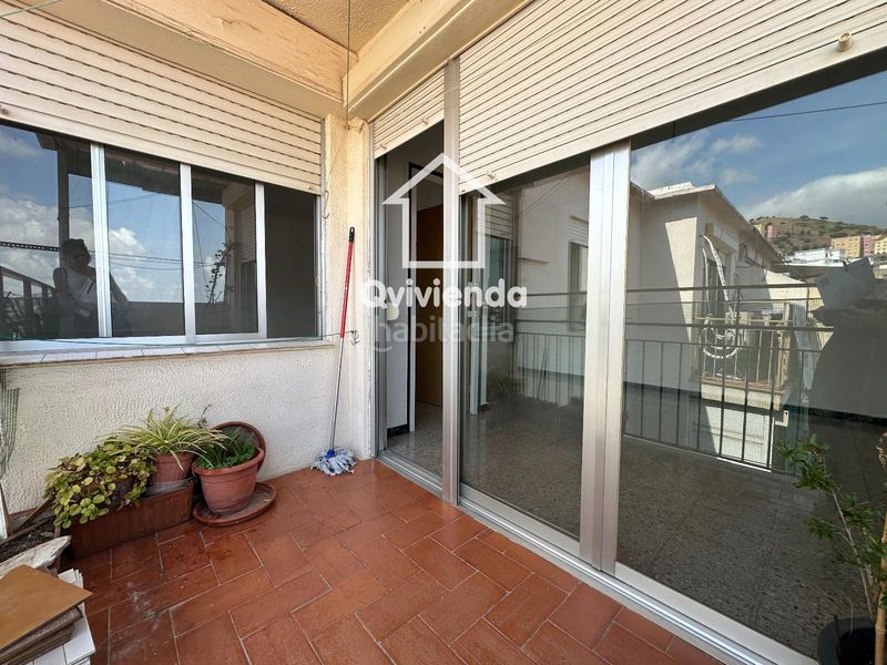 Foto 962e7835-83c7-435d-bc6e-ca18819dbfa1. Penthouse with heating in Singuerlín Santa Coloma de Gramenet