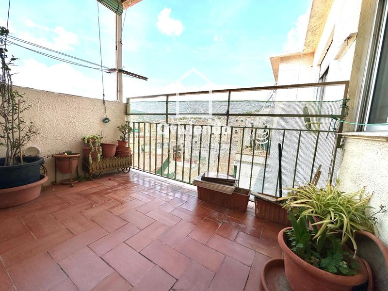 Foto b94780ee-c79b-479b-8e1d-94a82448af98. Penthouse with heating in Singuerlín Santa Coloma de Gramenet
