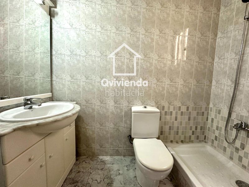 Foto cd980933-2c76-4ea5-b4a9-39257b7db808. Penthouse with heating in Singuerlín Santa Coloma de Gramenet