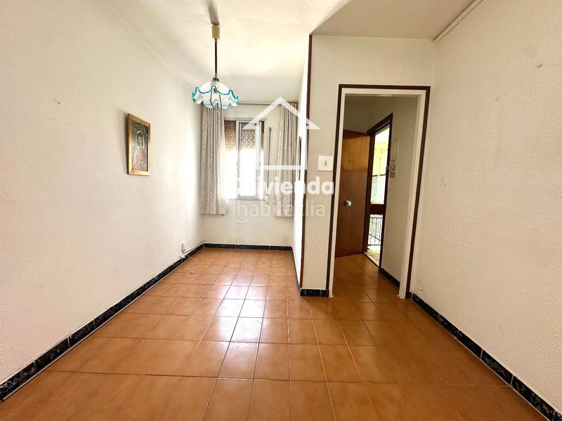 Foto d35cc8ea-ef63-40a4-b923-428f7db463d3. Penthouse with heating in Singuerlín Santa Coloma de Gramenet