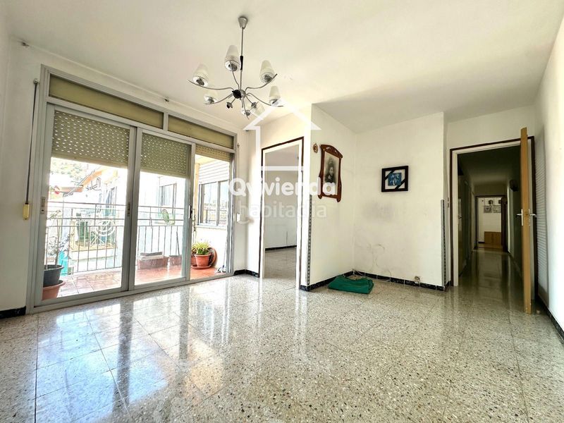Foto dad6ea81-1ab6-46f2-ae8c-c920579cc9bd. Penthouse with heating in Singuerlín Santa Coloma de Gramenet
