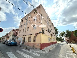 Pis  Pajares de. Piso de 3 habitaciones en ca noriach, sabadell