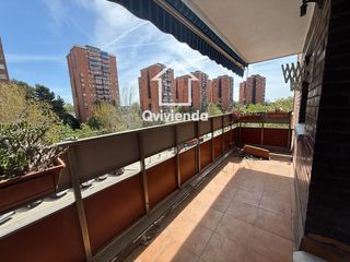 Piso  Vic, de. Piso de 3 hab, luminoso con balcón en venta en can jofresa, terr