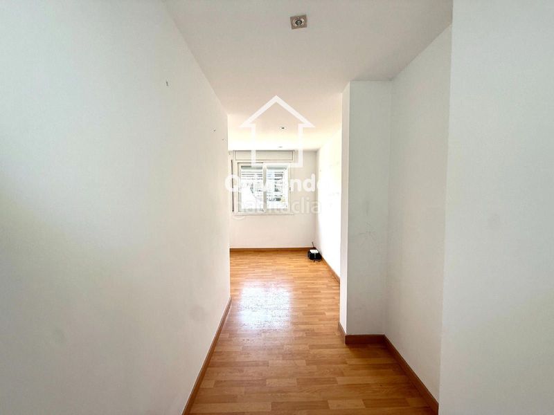 Foto ff1f6643-3740-42dd-8969-f58180e2d127. Edificio in Ca n'Oriac Sabadell