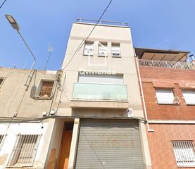 Casa adossada  Osona d. Casa adosada de 3 plantas en sabadell