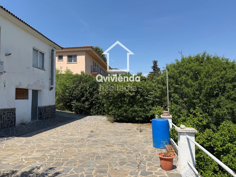 Foto f29eead1-fdd1-49e1-b11f-684417ea918c. Chalet with heating parking in Lliçà d´Amunt