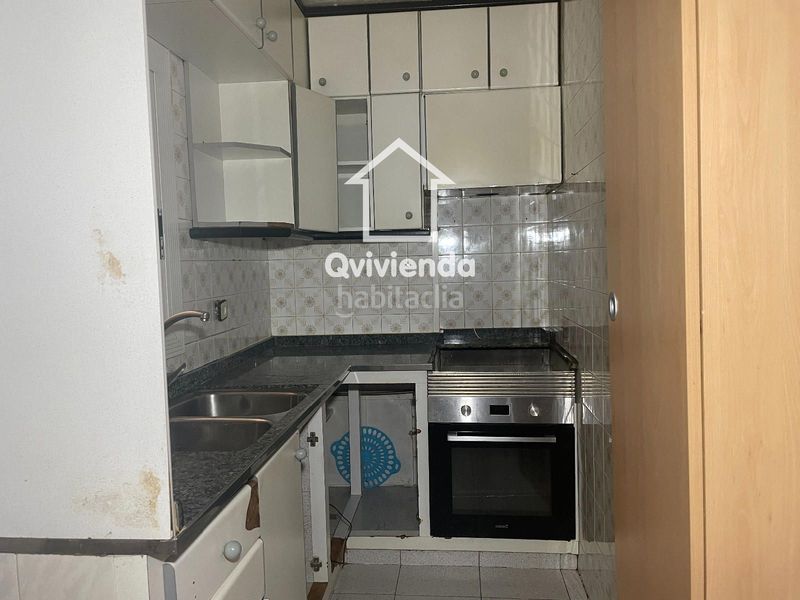 Foto ea736f36-4ccb-43e8-b638-21b274dc2c11. Flat in Canovelles