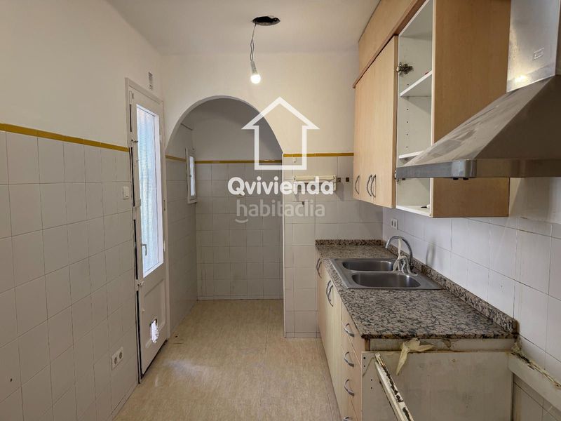 Foto 1b0b0622-748c-46f7-84d0-b917d6d8cb30. Casa adossada amb calefacció aparcament a Creu de Barberà Sabadell