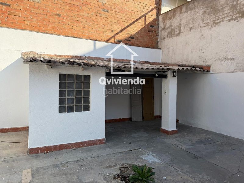 Foto 3414f800-9064-417d-9957-1e752a7aca53. Casa adossada amb calefacció aparcament a Creu de Barberà Sabadell