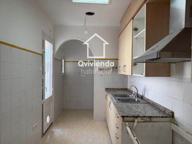 Foto 73c2c41a-8460-4119-9d91-0657fa1ed32e. Casa adossada amb calefacció aparcament a Creu de Barberà Sabadell