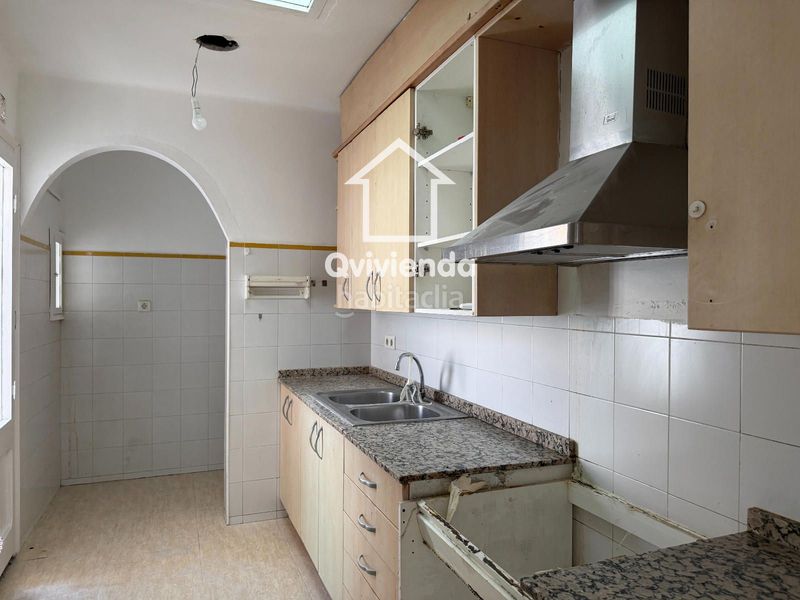 Foto c7e0b76b-c1dc-425e-9403-4175e944ce89. Casa adossada amb calefacció aparcament a Creu de Barberà Sabadell