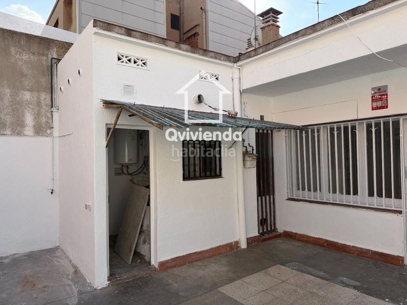 Foto e0b95e7e-f5ed-4c40-a2d5-e38b829c87ae. Casa adossada amb calefacció aparcament a Creu de Barberà Sabadell