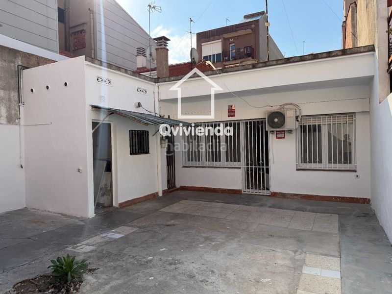 Foto ed6823c9-c769-4a6c-aa43-999aa82dd0cc. Casa adossada amb calefacció aparcament a Creu de Barberà Sabadell