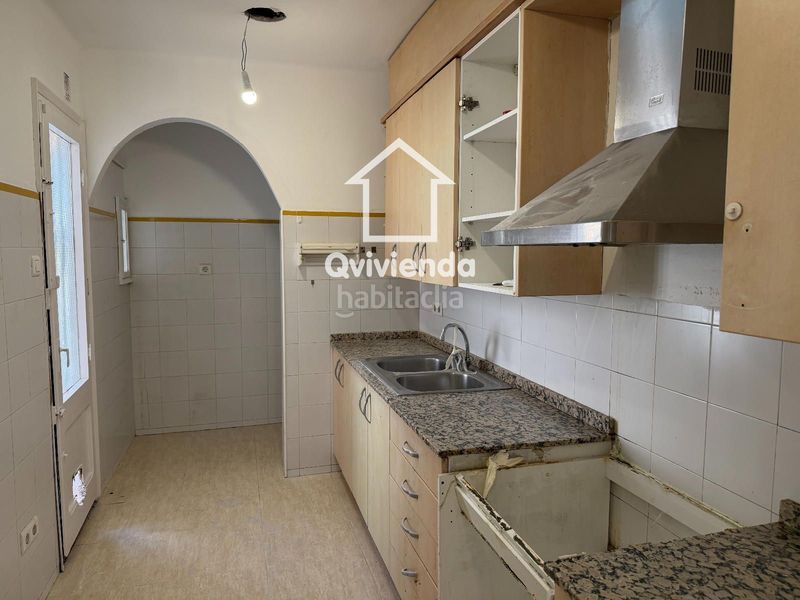 Foto f4be7ac0-e486-4a0d-bc31-2bf2c25e4050. Casa adossada amb calefacció aparcament a Creu de Barberà Sabadell