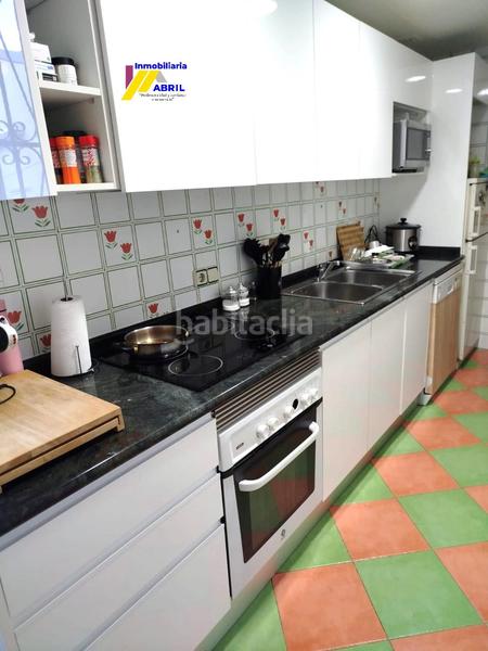 Foto 3eecee7c-7326-40b3-9da3-c00ffab49fbf. Piso en La Creu Coberta Valencia