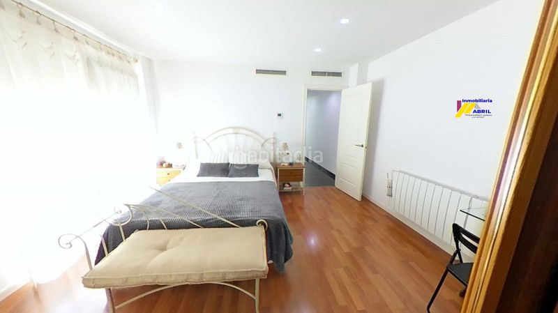 Foto 0a4f4cde-9d7b-4afa-a9f6-a1b8912d2846. Casa amb calefacció aparcament a Alfafar