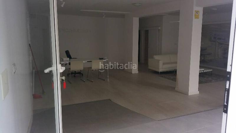 Foto b66d5f39-ae8f-407b-ae59-5deb0f2c94b2. Locale commerciale in Los Cristianos Arona